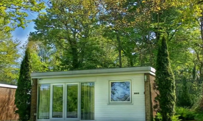 Bont Newydd Ski Chalet | Cozy cabin near Snowdonia and Caernarfon - ideal for outdoor adventures!