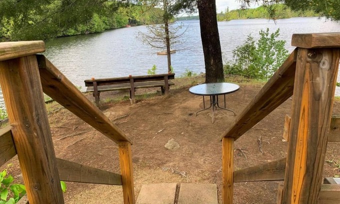 Whitestone Cabin | Cozy cabin with a lake front view.