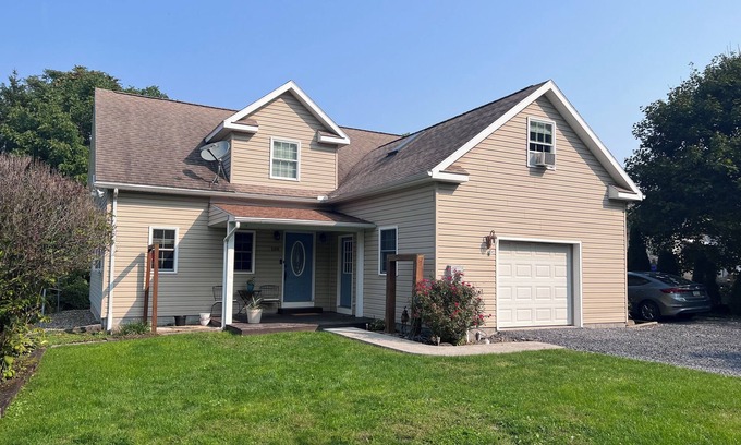 Bellefonte House | Cozy Cape Cod for PSU Football Games