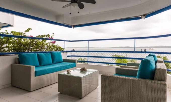 Cartagena District Apartment | Cozy Castillogrande beachfront 4 bedroom apartment