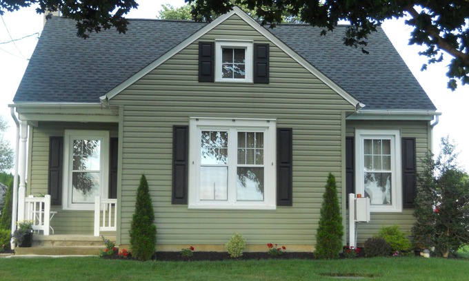 Leola House | Cozy country bungalow within the Amish Community