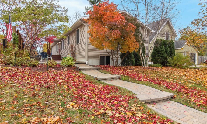 Traverse City Condo | Cozy Condo with Garden Patio - One month minimum stay