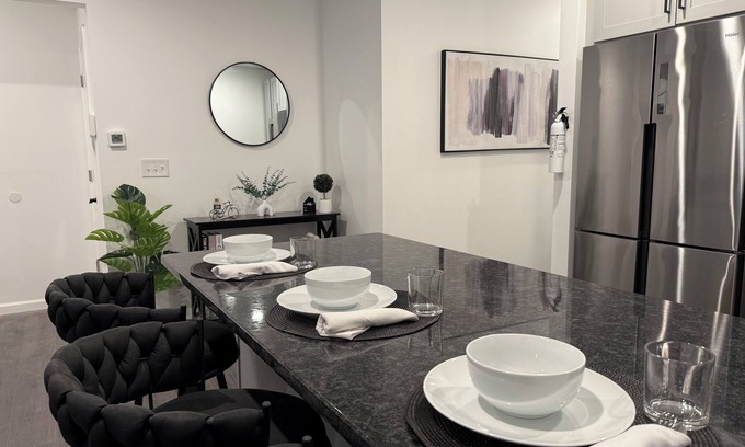 Lower Vailsburg House | Cozy & Contemporary 2 BD Apt Near Seton Hall University