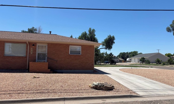 La Junta Apartment | Cozy Corner 1401- West -Unit 2-bedroom apt in adorable La Junta with WiFi, AC