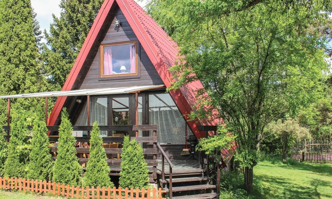 Olsztynek House | Cozy cottage for a relaxing vacation by the water.