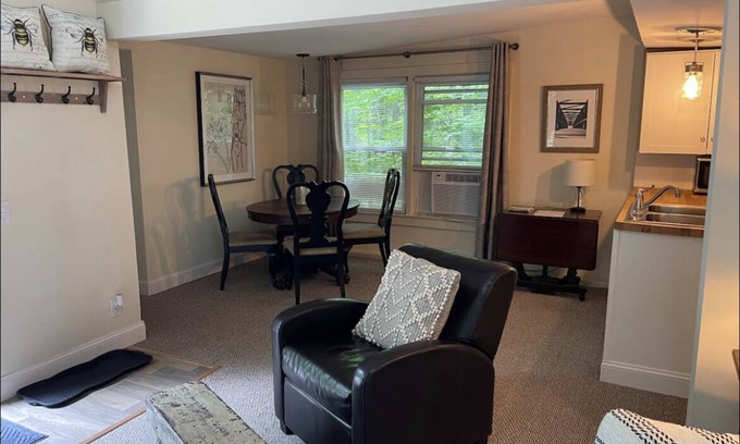 West Saugerties Cabin | Cozy Cottage For Two