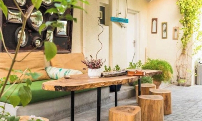 Jumeirah Cottage | Cozy cottage in charming Dubai 5 min walk to the beach!