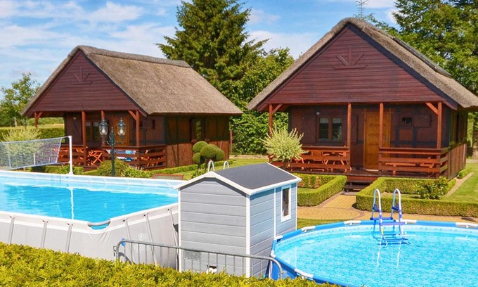 Darlowo House | Cozy Cottage in Domaslawice with Swimming Pool