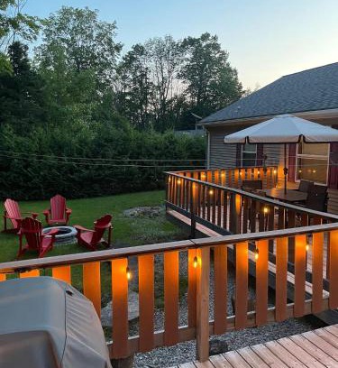Miller Lake House | Cozy Cottage In Miller Lake