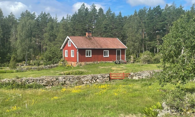 Holmsjo Cottage | Cozy cottage in the middle of the forest, 500 m to St. Alljungen for bath/fish