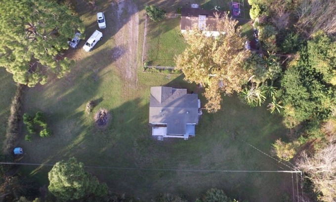 Titusville House | Cozy Cottage just minutes from Kennedy Space Center and Beaches