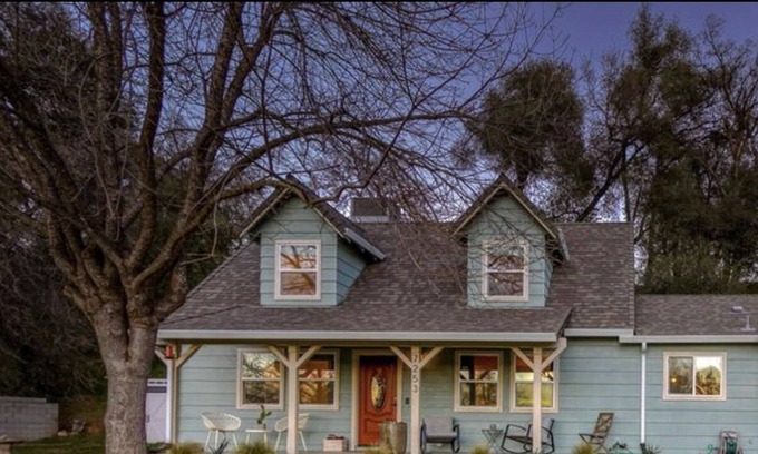 Pacheco Cottage | Cozy Cottage on the Countryside