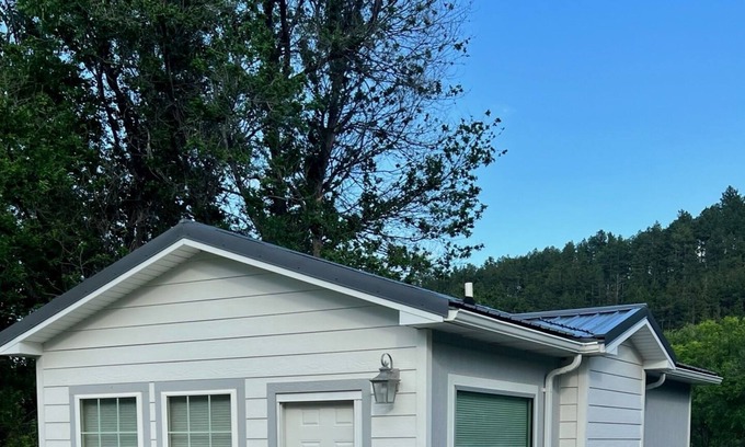 Hermosa Cottage | Cozy Country Cottage in the Black Hills of SD! Minutes from Custer State Park!