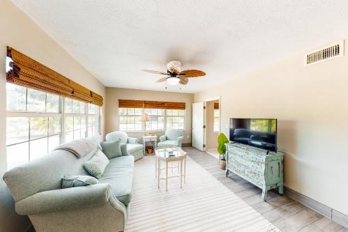 Holmes Beach House | Cozy Crab