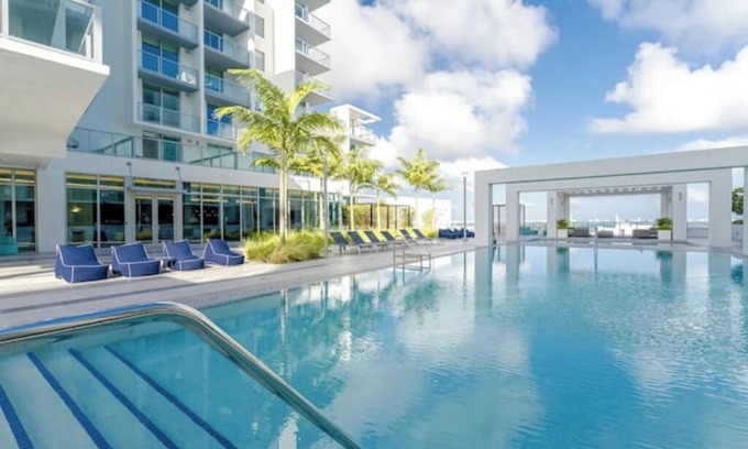 Northeast Miami Apartment | Cozy Design District condo w/pool, parking & gymnn
