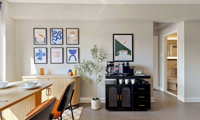 Rosslyn Apartment | Cozy Executive Stay | Metro Access + Free Parking