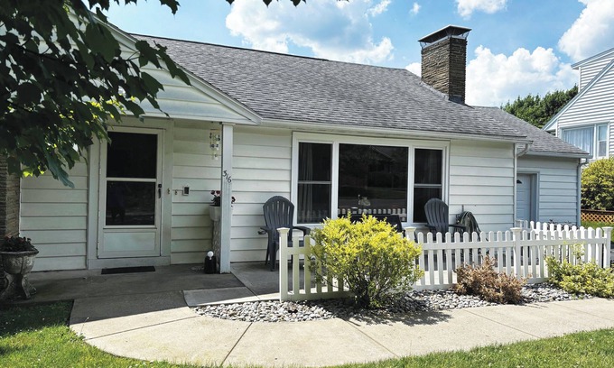 Westvale House | Cozy Fall Retreat in Syracuse, NY