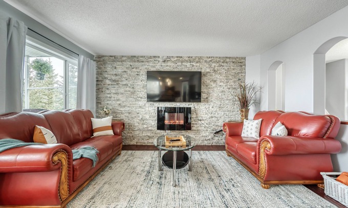 Shawnessy House | Cozy Family Friendly Home with Rec Room & Sauna!
