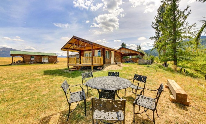 Trout Creek House | Cozy Farm Cabin - 9 Mi to Trout Creek!