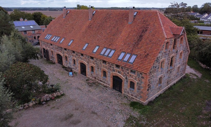 Krebsow Apartment | Cozy fieldstone barn for family reunions - Barn 27 in Krebsow