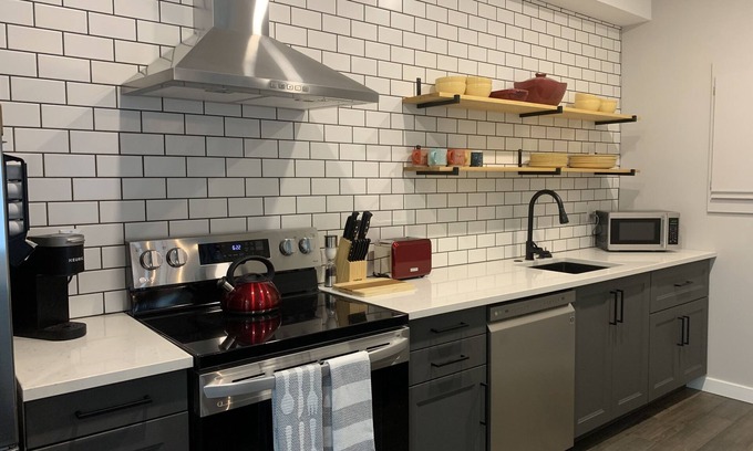 Parkhill House | Cozy getaway, 15 minutes to Grand Bend Beach