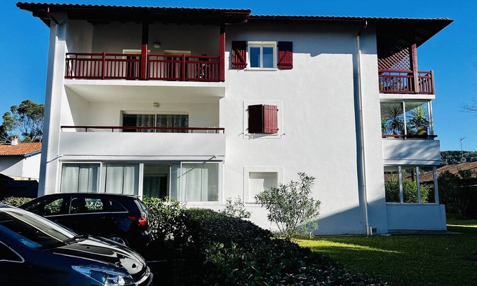 Cambo-les-Bains Apartment | Cozy Ground Floor 2-Room Apartment with Terrace and Parking in Cambo-les-Bains