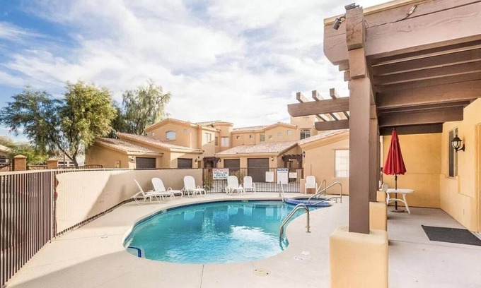 Foothills Condo | Cozy Ground Floor 2-bed Condo in Ahwatukee Foothills. Steps from Pool & Hot Tub