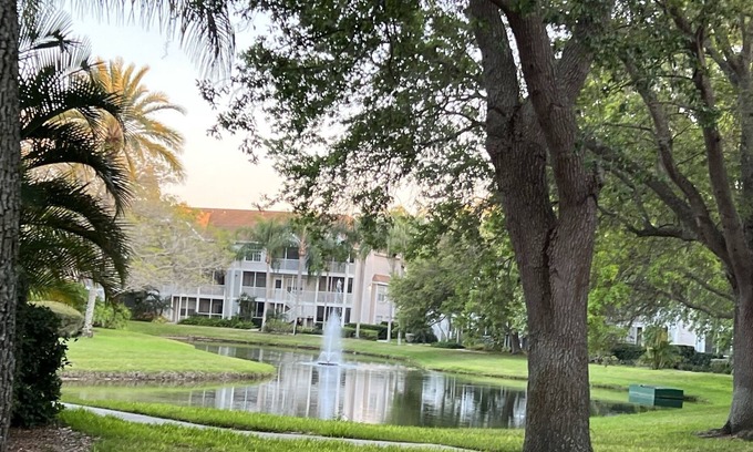 Laurel Park Condo | Cozy ground floor with screened in Florida room