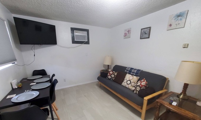 Yucaipa Cottage | Cozy guest house in yucaipa