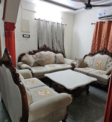 Mylapore Tiruvallikk House | Cozy Guest Room with shared kitchen and living in Chennai with Shared Facilities
