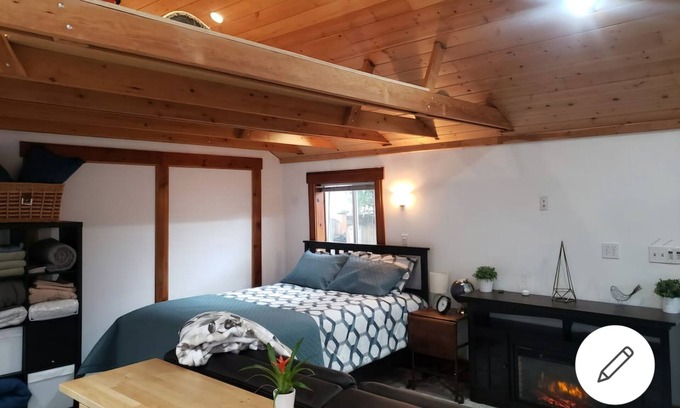 Arbor Heights House | Cozy Guesthouse in Seattle, Sleeps 4+ Adults