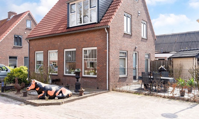 Elim House | Cozy Holiday Home in Elim with a Furnished Garden