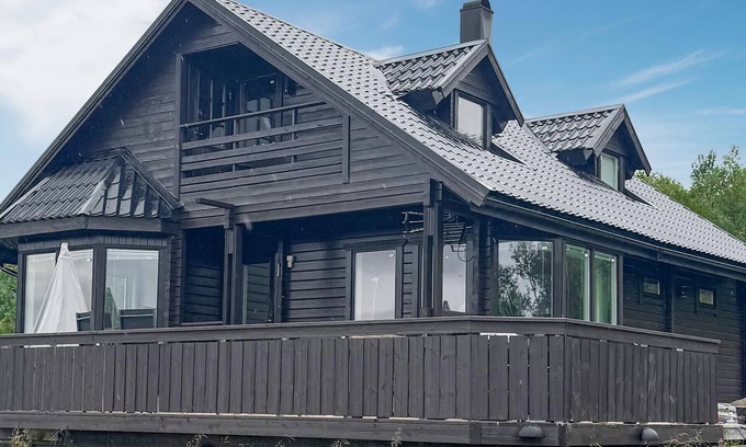 Botn House | Cozy home in Bogen i Ofoten with sauna