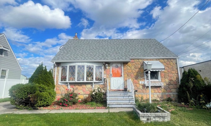 Cheektowaga House | Cozy Home in Cheektowaga