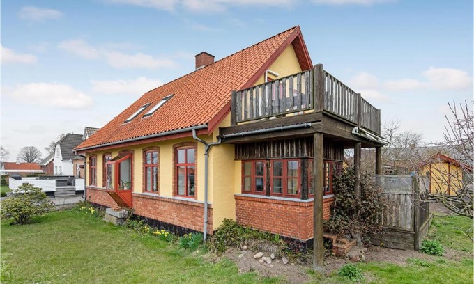 Hasle House | Cozy Home In Hasle With Kitchen