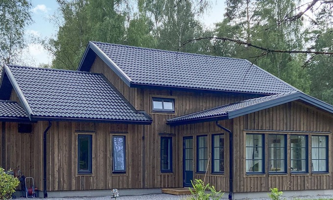 Ljungsarp House | Cozy home in Ljungsarp with sauna