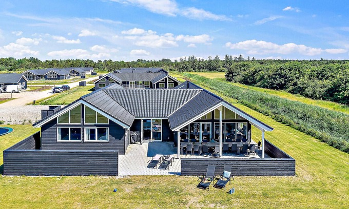 Houstrup House | Cozy home in Nørre Nebel with sauna