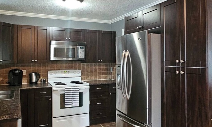 Port Coquitlam House | Cozy Home in Port Coquitlam