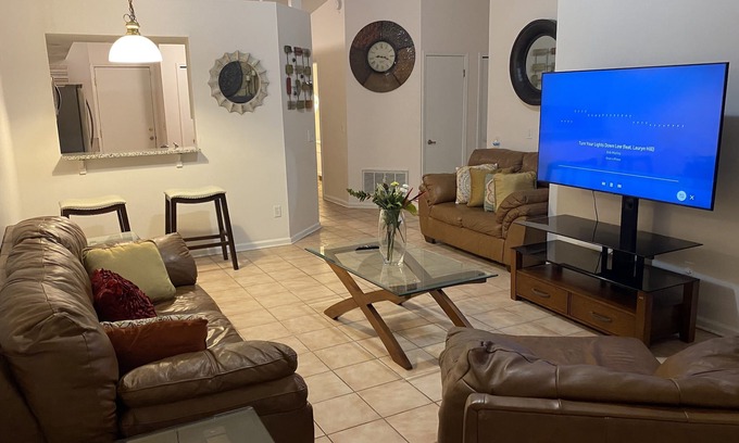 Arlington House | Cozy Home in Quiet, Safe Neighborhood