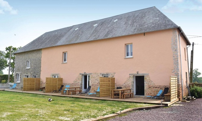 Terre-et-Marais House | Cozy home in Sainteny with kitchen