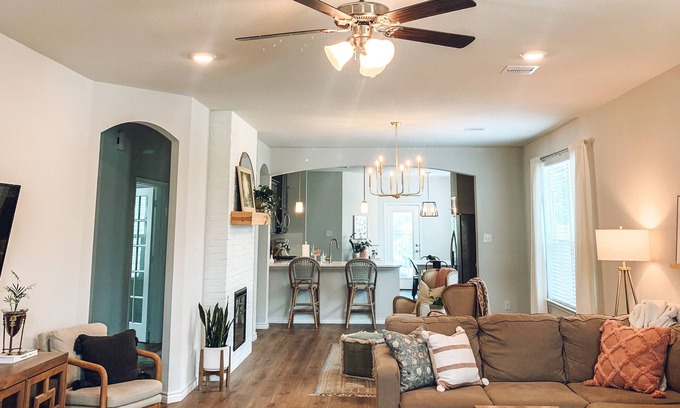 Wellborn House | Cozy Home in the Heart of Aggieland