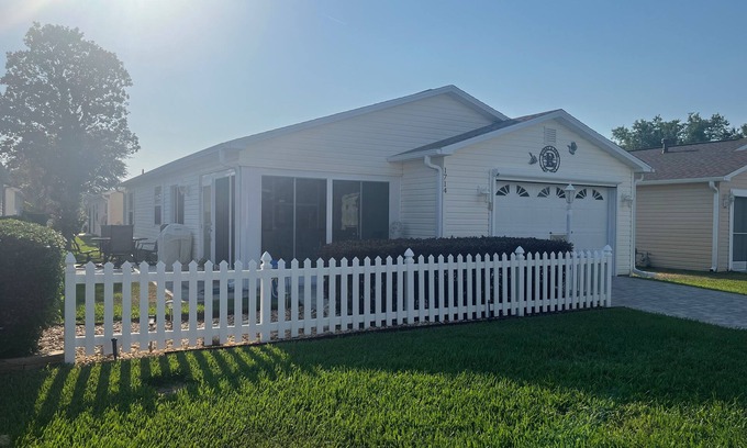 Alhambra House | Cozy home in the perfect location!