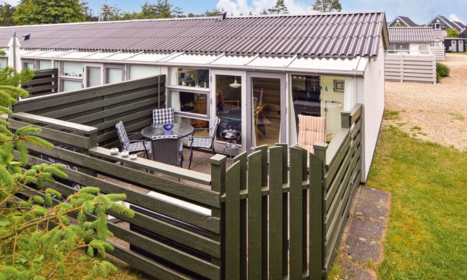 Vejers House | Cozy home in Vejers Strand with kitchen