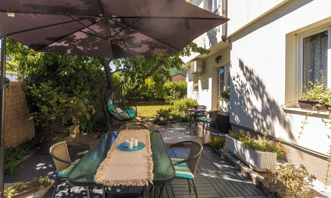 Sarsoni House | Cozy Home with private Garden, Dražice, Croatia