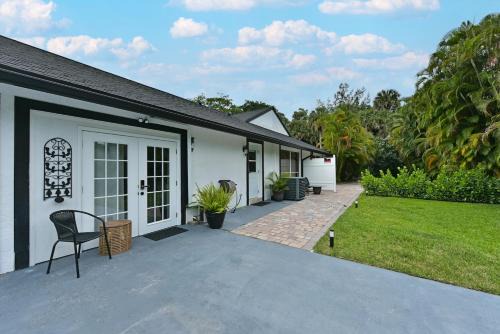 Wellington Apartment | Cozy home with private entrance!