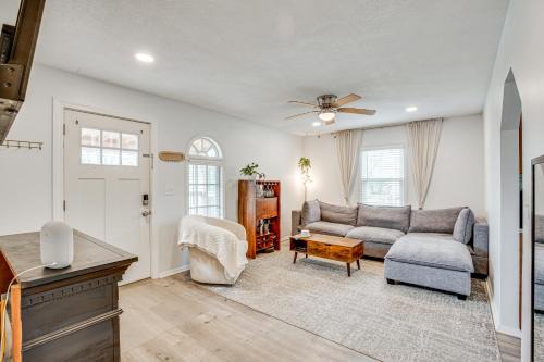 Kansas City House | Cozy Kansas City Home - 3 Mi to Worlds of Fun!