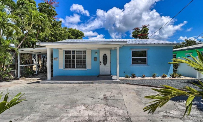 New Town House | Cozy Key West Beach Cottage Walk to Beaches!