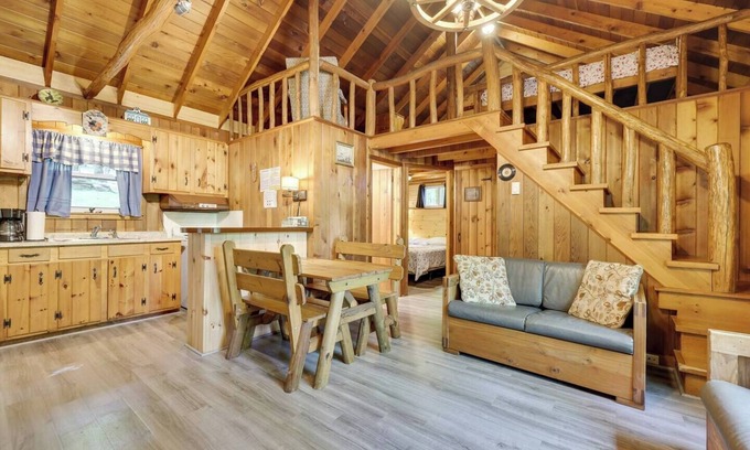 Greentown Cabin | Cozy Lake Cabin #1 w/boatdock