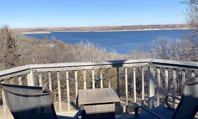 Manhattan Cottage | Cozy Lake Cottage just 5 minutes on paved roads with Wow Lake Views & Sunsets💜