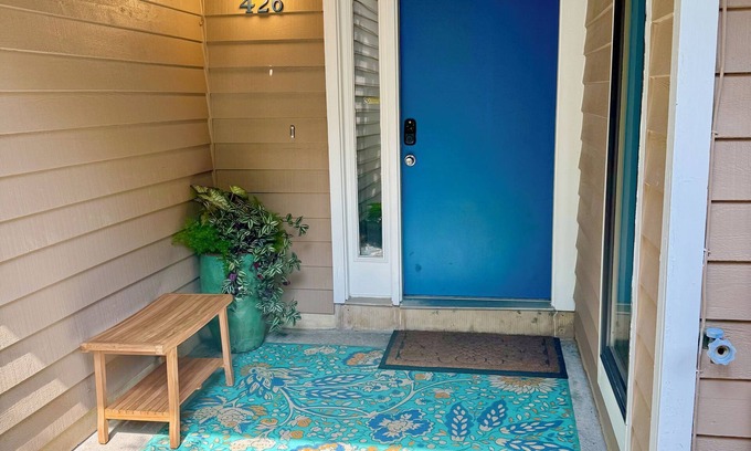 Dodds Addition Apartment | Cozy Lake-View Retreat Near Beach, Trails and Bay between Rehoboth and Dewey